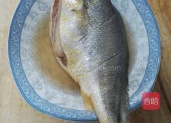家常炖黄花鱼的做法图解1