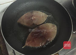 香煎马胶鱼的做法图解2