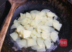 茄汁炒薯片的做法图解4