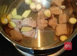 玉米排骨汤的做法图解4