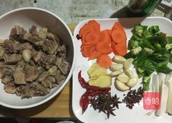 胡萝卜啤酒鸭的做法图解2