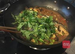 藿香泡菜鯽魚的做法图解7