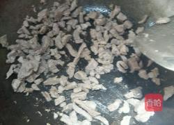 豌豆炒肉丁的做法图解2