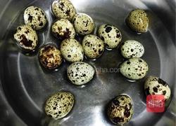 糖醋虎皮鹌鹑蛋的做法图解1