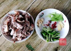 尖椒炒猪肘的做法图解1