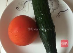 凉拌西红柿黄瓜的做法图解1