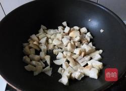 番茄酱炒馒头丁的做法图解5