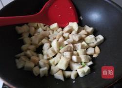 番茄酱炒馒头丁的做法图解6
