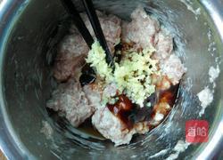 猪肉芹菜水饺的做法图解4