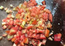 Illustration of how to make tomato sauce pasta 4