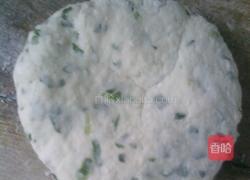 葱花花椒叶油饼的做法图解5