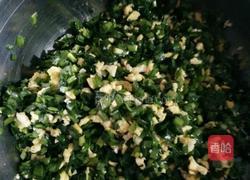 韭菜鸡蛋饼的做法图解3