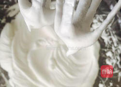 草莓酱蛋糕卷的做法图解6