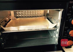 草莓酱蛋糕卷的做法图解11