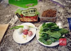秘制菠菜肉哨面(早餐)的做法图解2