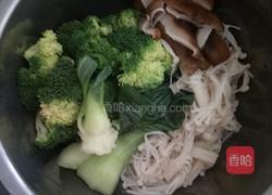 水煮鱼片的做法图解1