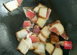 腊肉炒年糕的做法图解5