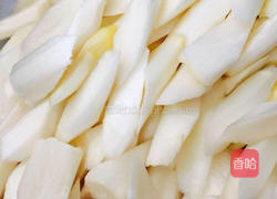 白芦笋炒腊肉的做法图解2