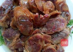 荷兰豆炒腊肠的做法图解2