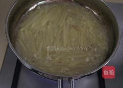 牛肉炒马铃薯丝。的做法图解7