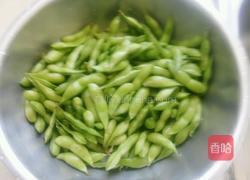 凉拌毛豆的做法图解1