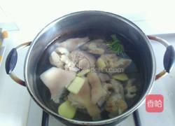 瓠子炖咸猪手的做法图解2