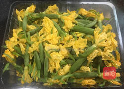 炝拌黄瓜花的做法图解1