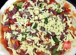 电饼铛腊肠牛肉比萨的做法图解5