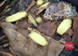 腊猪蹄炖干竹笋的做法图解3