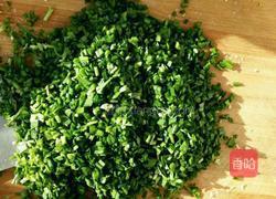 榆黄蘑韭菜鸡蛋饺子的做法图解3