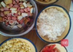 什锦丸子炒饭的做法图解1