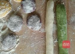 翡翠白菜饺子皮的制作的做法图解1