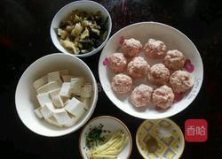 酸菜豆腐肉丸汤的做法图解1