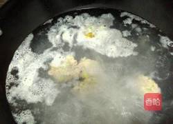 肉丸白菜汤的做法图解2