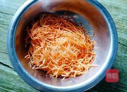 炒胡萝卜丝的做法图解2