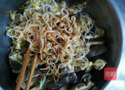 凉拌茄子绿豆芽的做法图解3