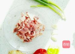 青椒肉片的做法图解1