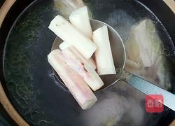 山药百合汤的做法图解5