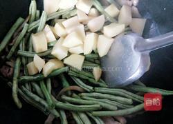 土豆豆角炒肉的做法图解6