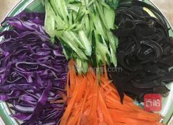 凉拌麻油鸡丝的做法图解2