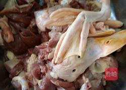 黄豆炒鸭肉的做法图解2