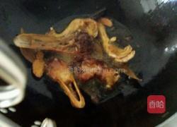 黄豆炒鸭肉的做法图解4