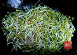 炝炒绿豆芽的做法图解4