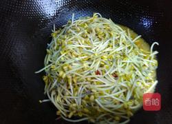 炝炒绿豆芽的做法图解6