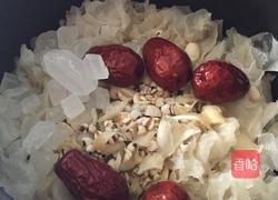 银耳莲子百合粥的做法图解5