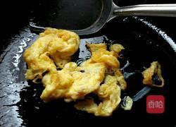 虾仁鸡蛋面的做法图解4