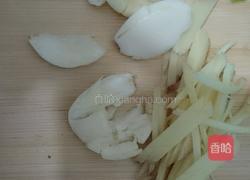 西瓜皮炒辣椒的做法图解1