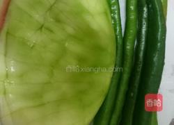 西瓜皮炒辣椒的做法图解5