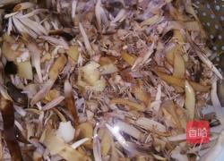 东坡肉煮芭蕉花的做法图解2