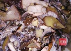 东坡肉煮芭蕉花的做法图解5